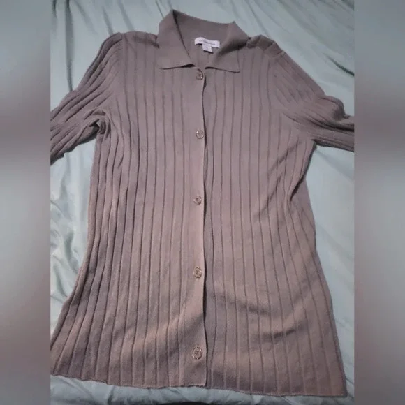 Liz Claiborne Long Sleeve Button Front Collared Tunic Sweater, Beige, EUC! - Picture 5 of 9